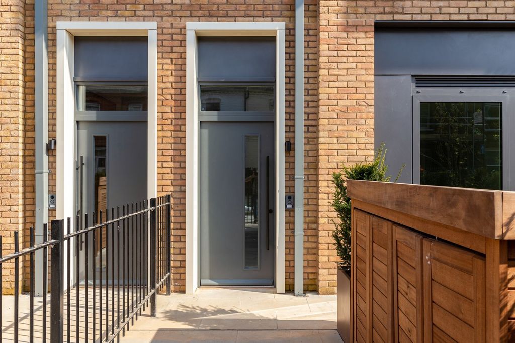 Property photo 3 of 9