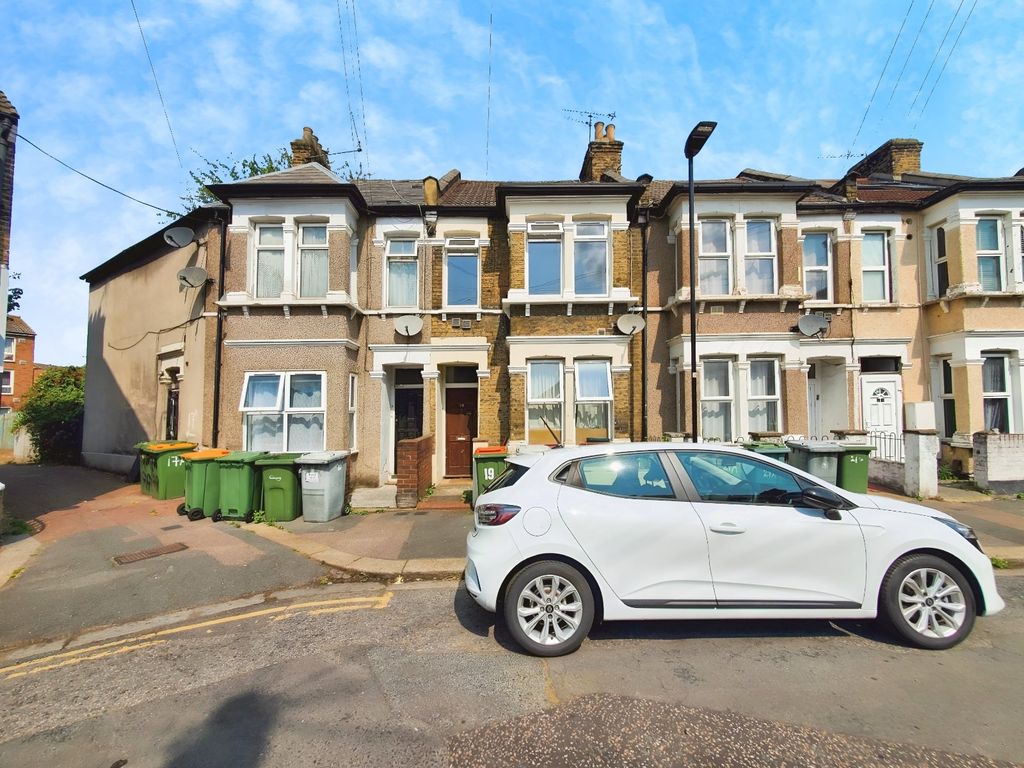Property photo 1 of 18 1