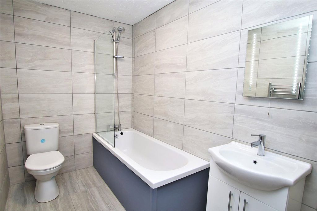 Property photo 3 of 7 Picture No. 02