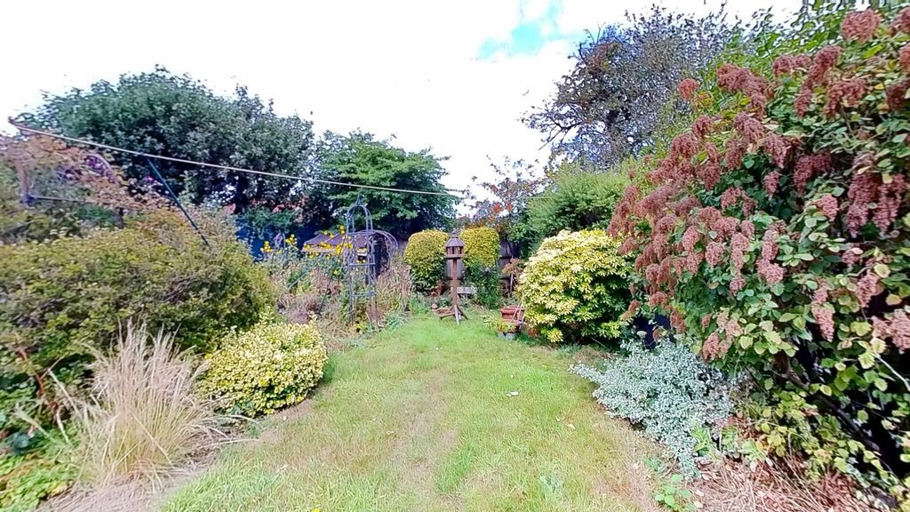 Property photo 3 of 16 Garden
