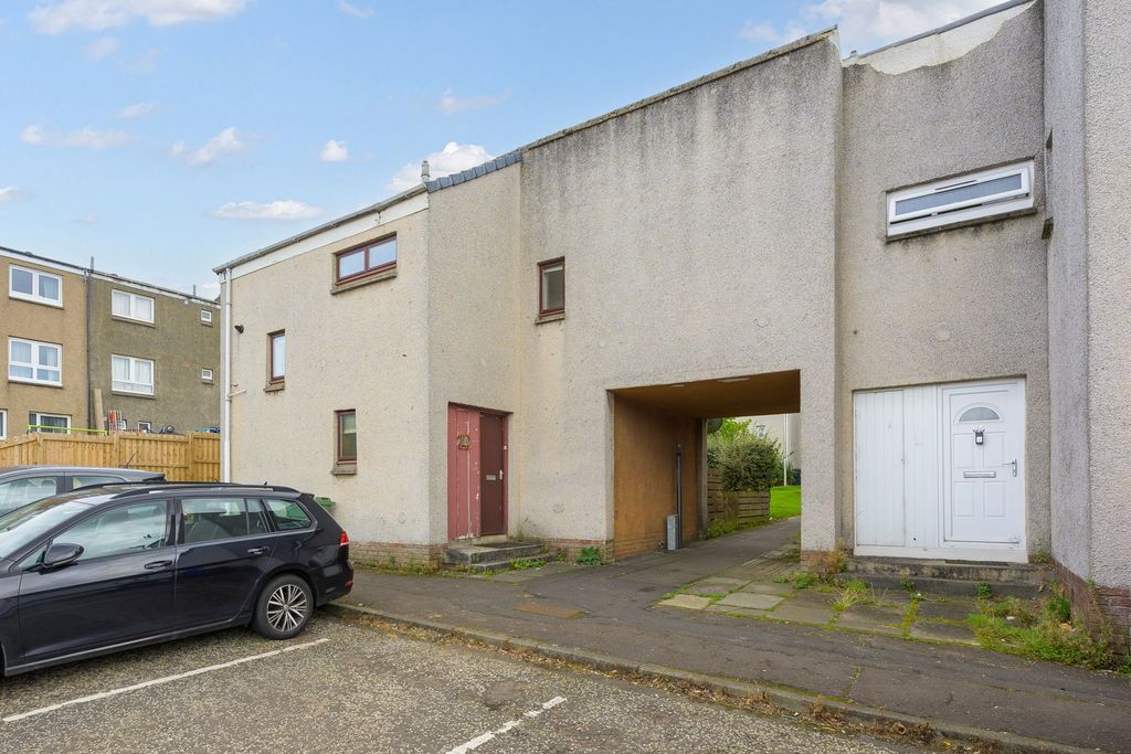 Property photo 1 of 28
