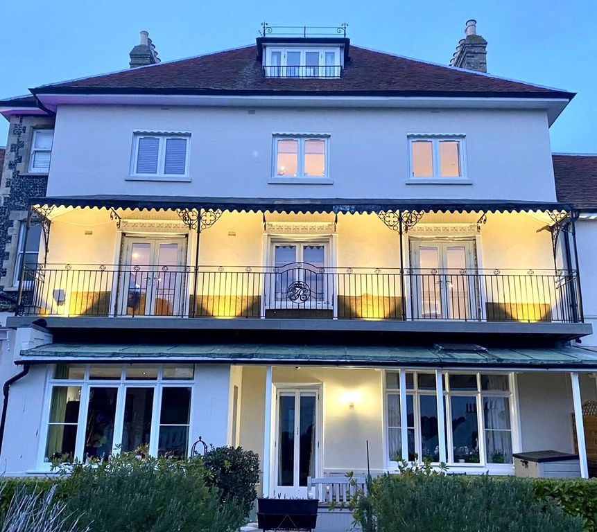 Property photo 1 of 30