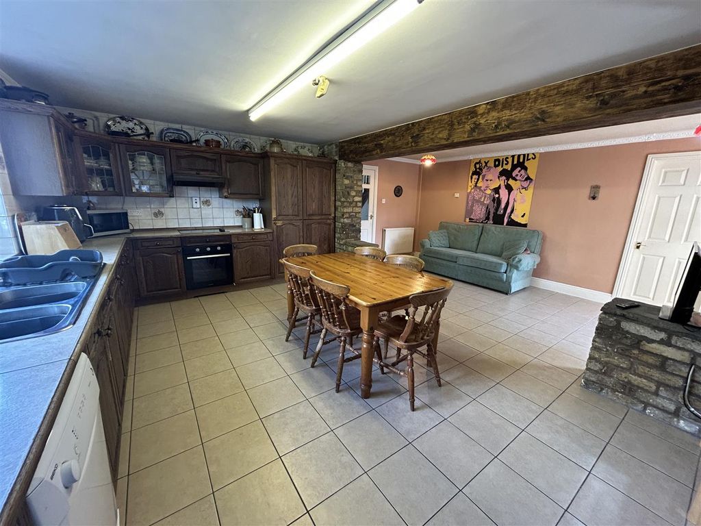 Property photo 2 of 21 Image00032.Jpeg