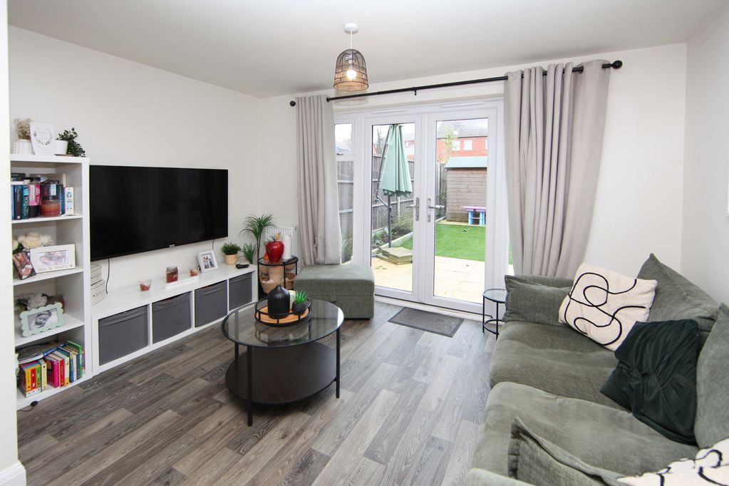 Property photo 2 of 16 Photo 3