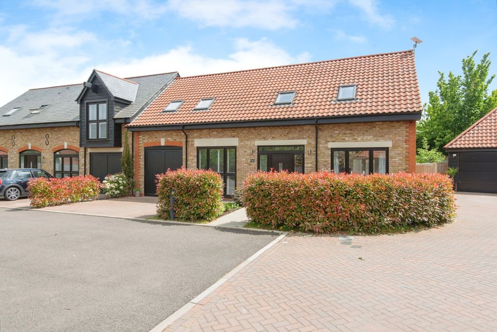 Property photo 1 of 17 Front Aspect