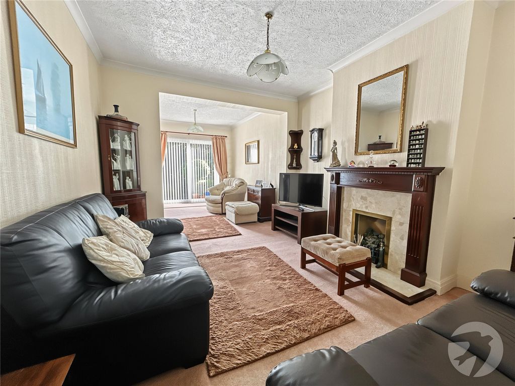 Property photo 2 of 29 Picture No. 09