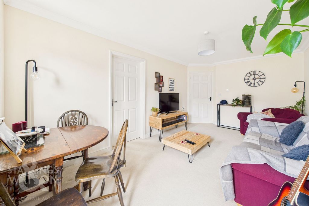 Property photo 3 of 16