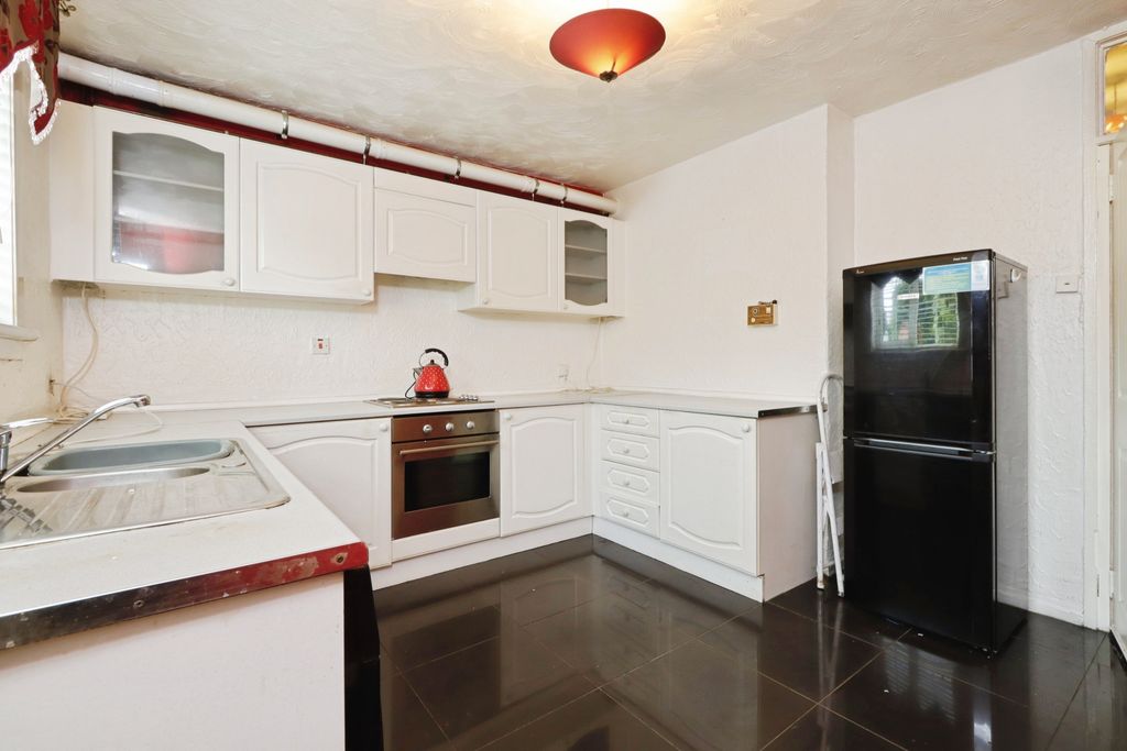 Property photo 2 of 13 Kitchen