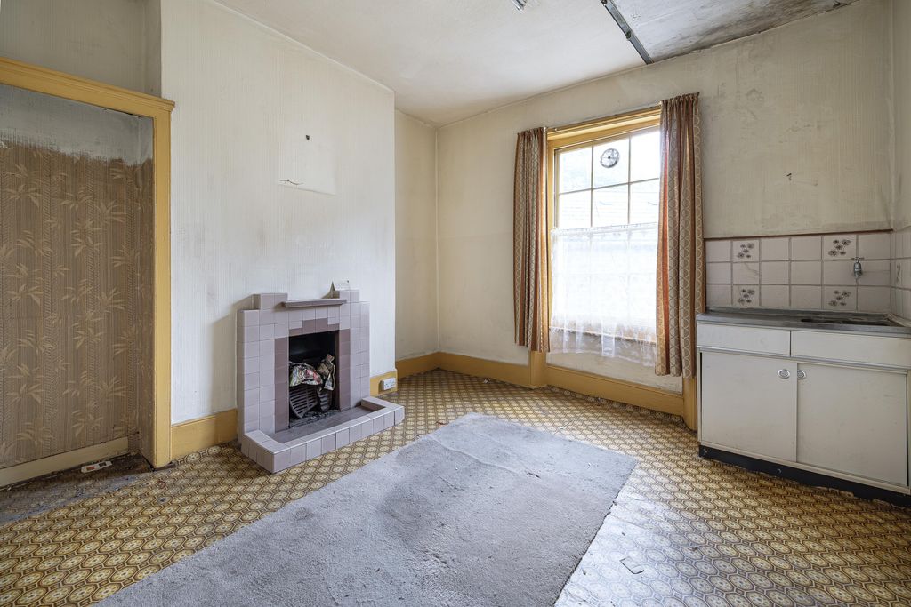 Property photo 3 of 14 156-Downham-Road-071.Jpg