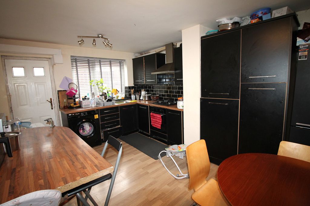 Property photo 3 of 11 Img_1214