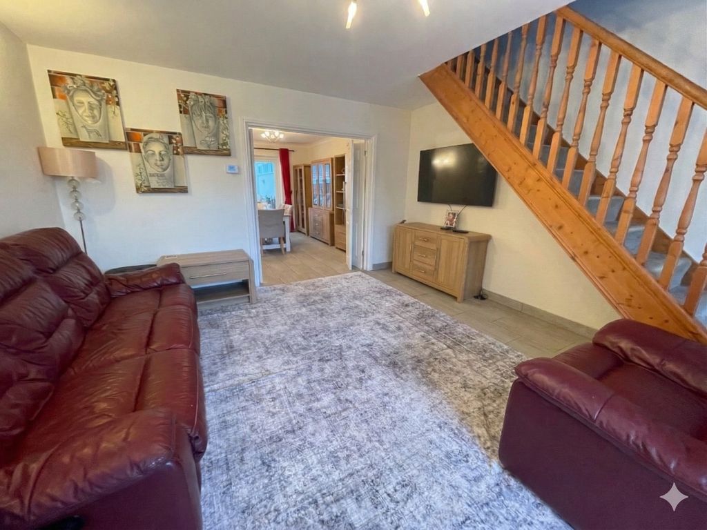 Property photo 3 of 14 4859553