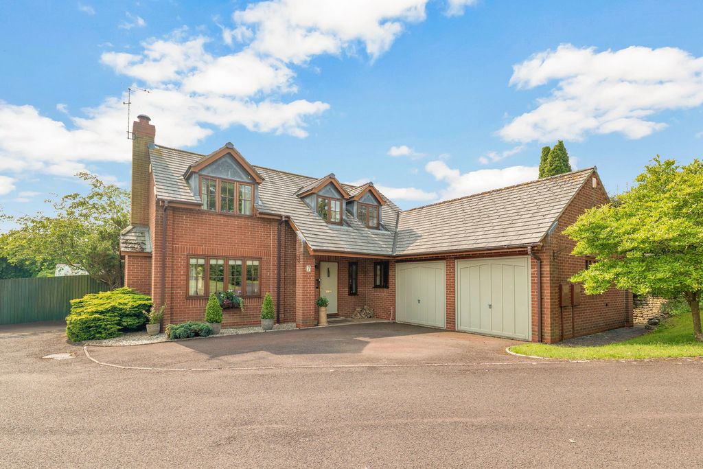 Property photo 1 of 43