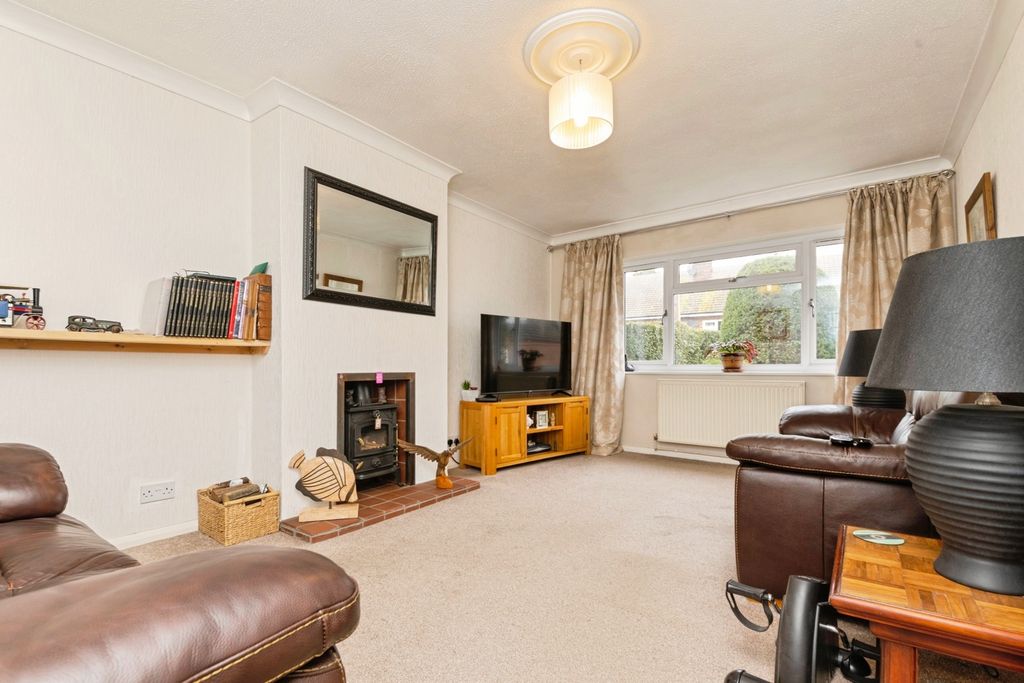 Property photo 2 of 12 Living Room