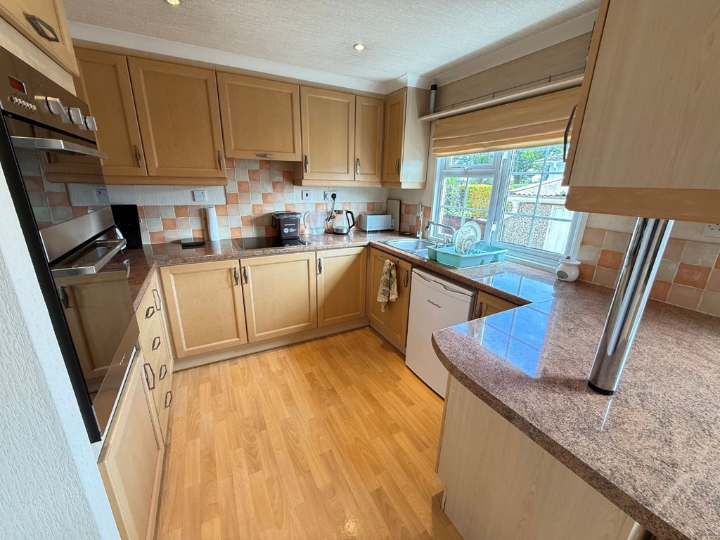 Property photo 3 of 18 4391532