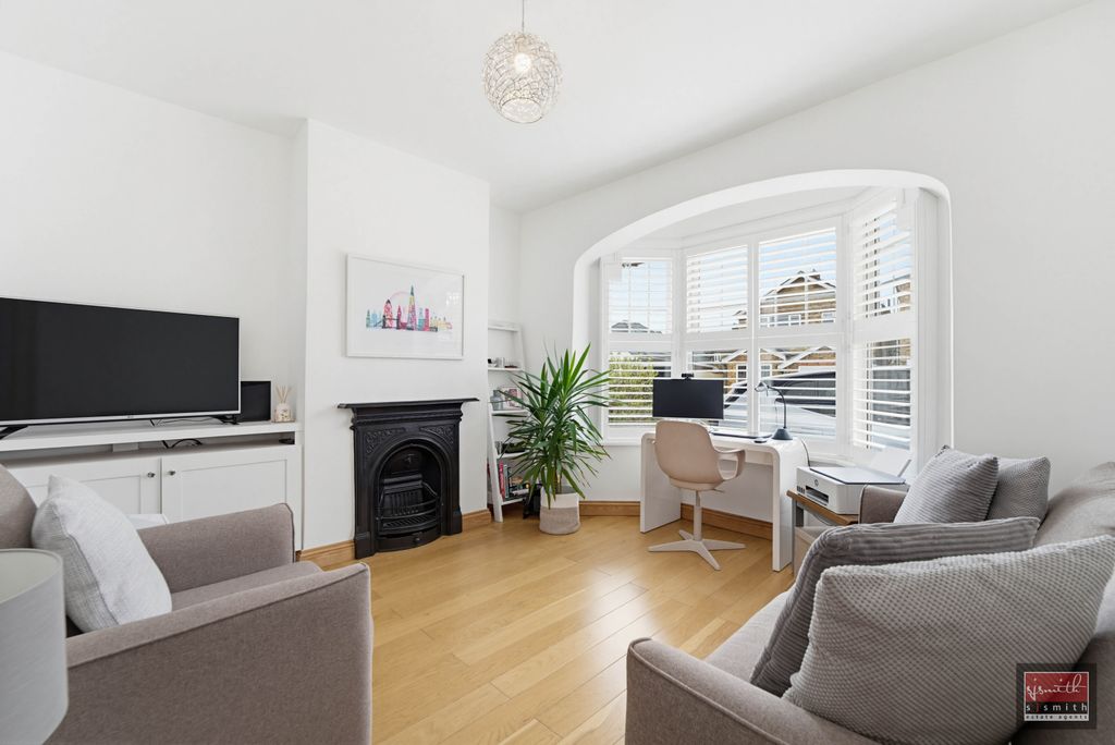 Property photo 2 of 18