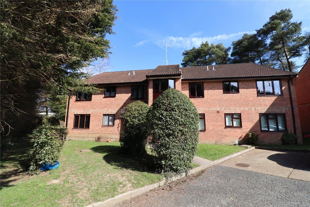 Property photo 1 of 10 Front