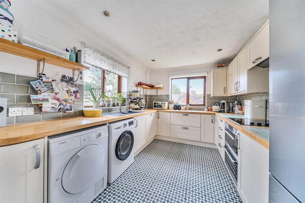 Property photo 3 of 28 1363975-11-68E95d7F71443.Jpg