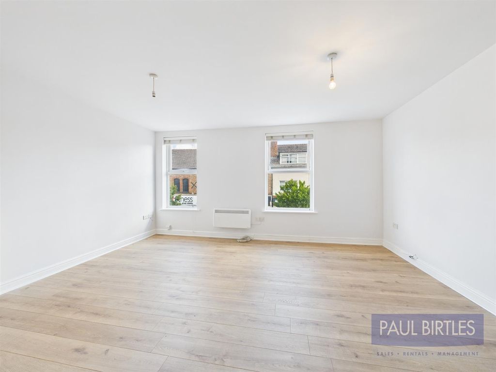 Property photo 2 of 13 Cam01301G0-Pr0667-Still013.Jpg
