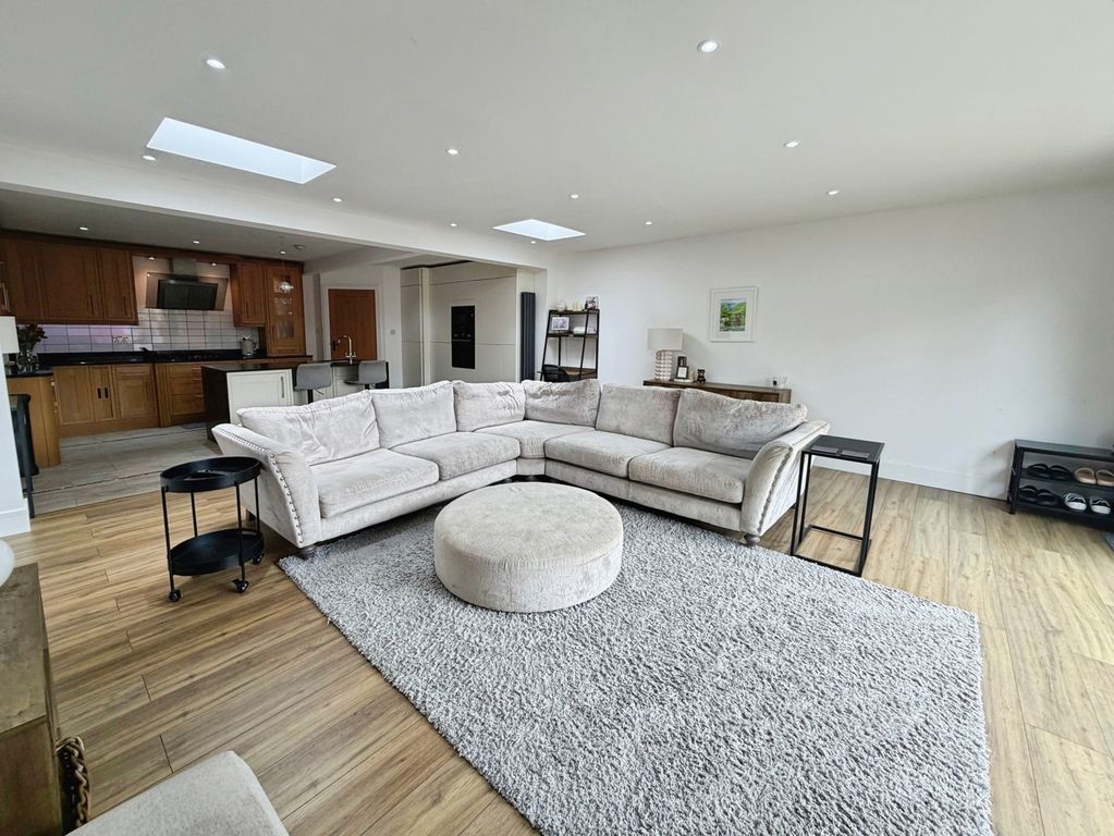 Property photo 2 of 21 Pbox-Img.Jpg