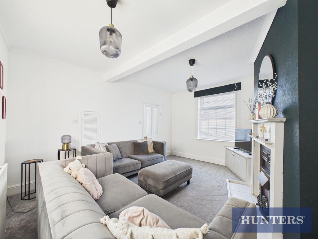 Property photo 3 of 16 Living Room