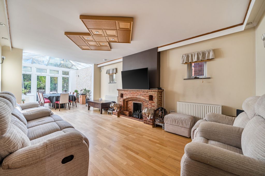 Property photo 3 of 22 1434721-11-69c420...