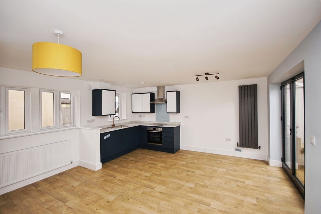 Property photo 3 of 17 Photo