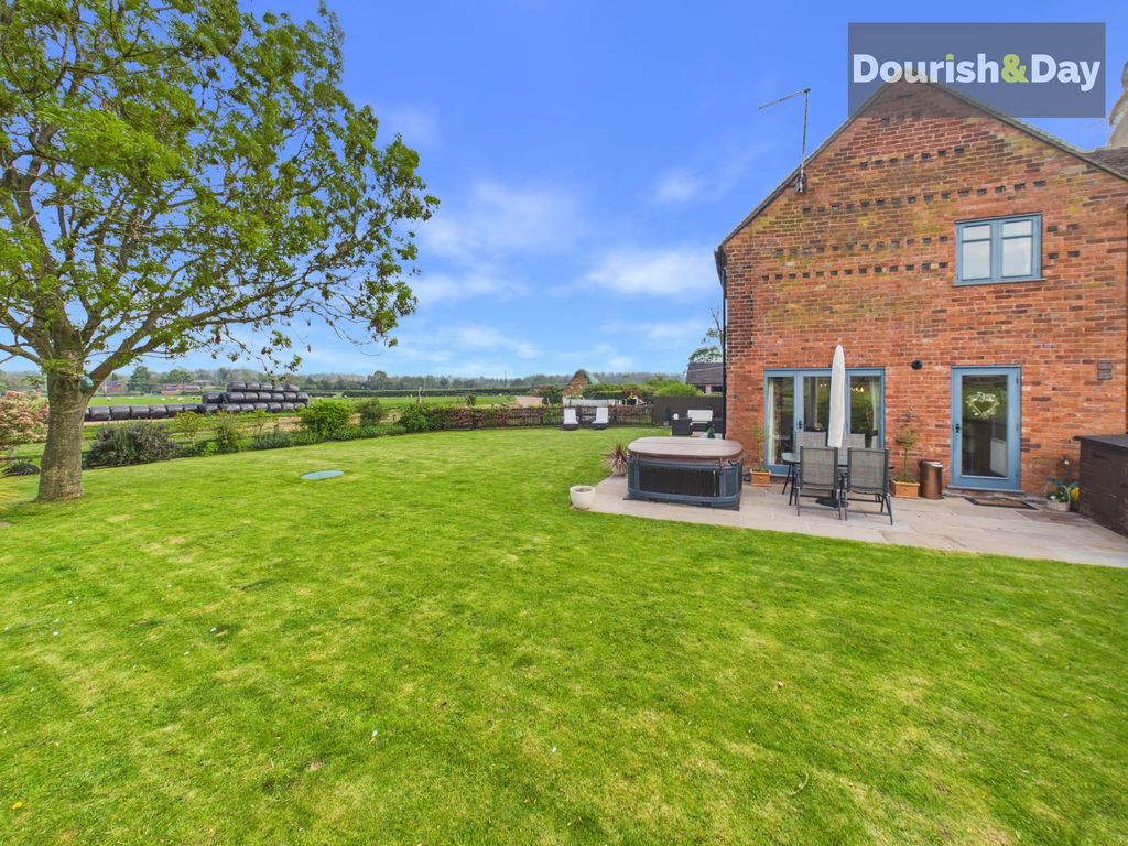 Property photo 1 of 33