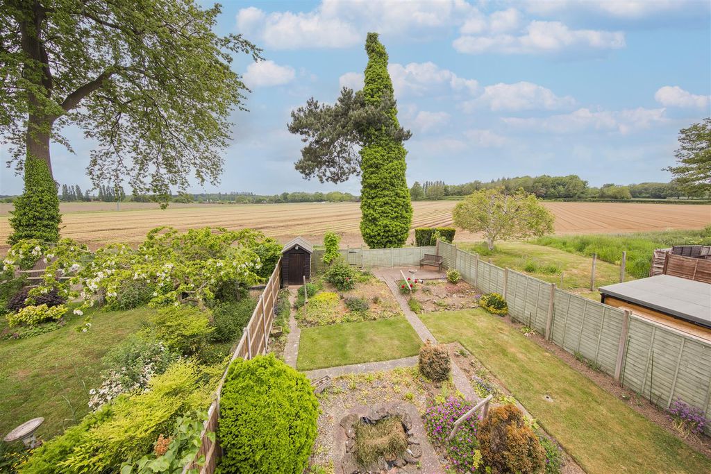 Property photo 1 of 24 Garden & View