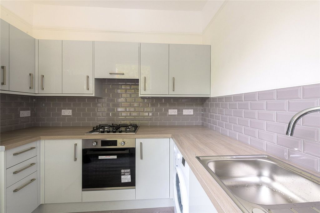 Property photo 2 of 11 Picture No. 10