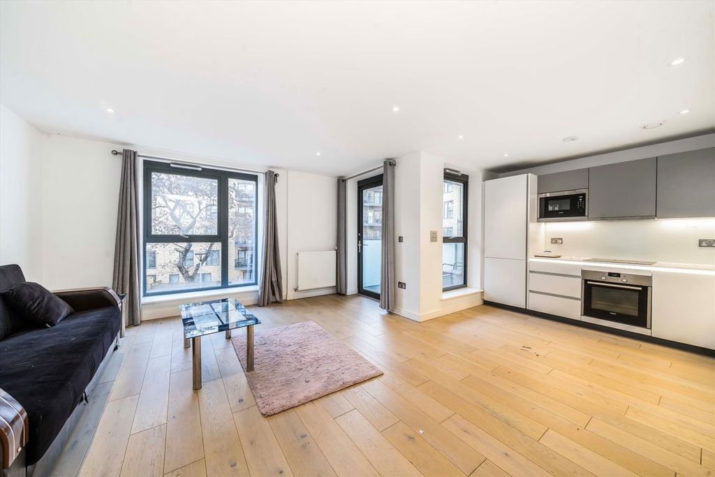 Property photo 2 of 7