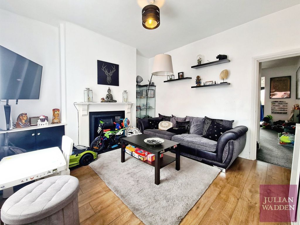 Property photo 3 of 15 Picture No. 06
