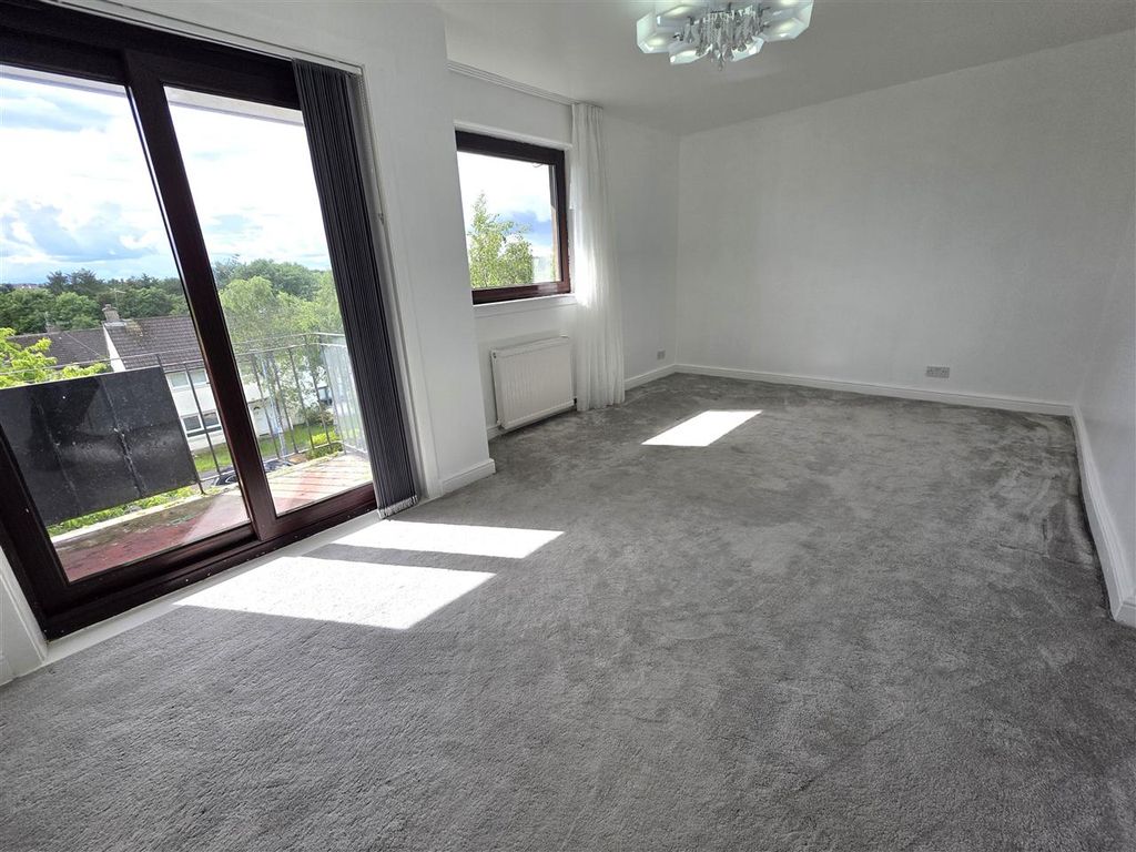 Property photo 2 of 13 Lounge