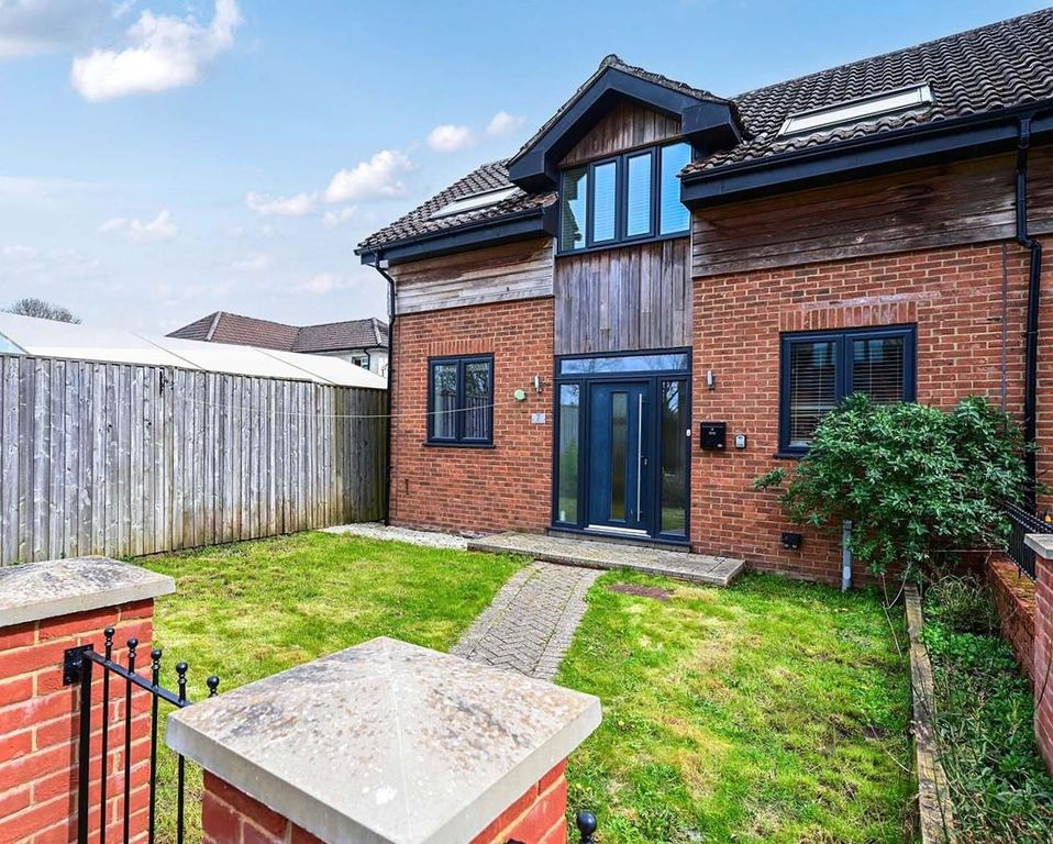 Property photo 1 of 14 Front