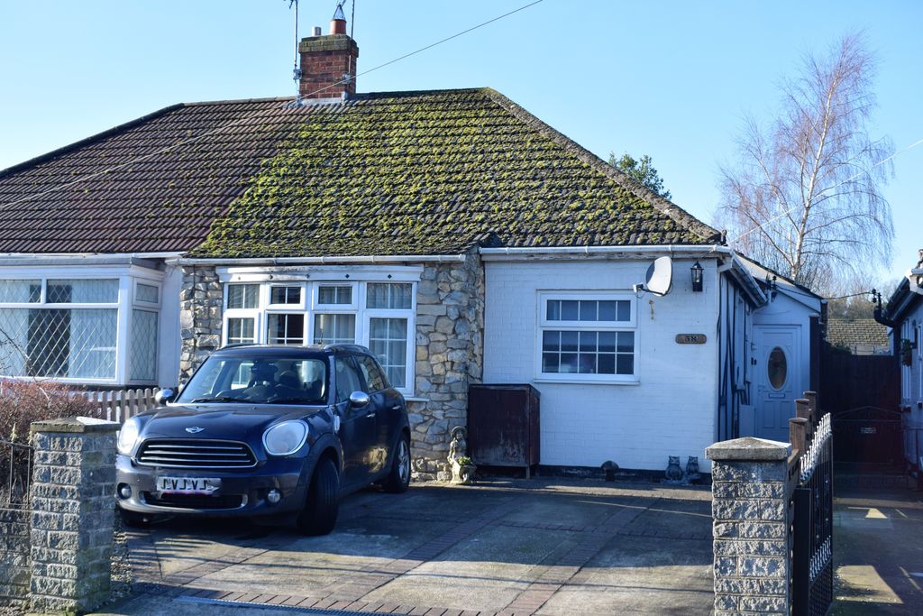 2 bed semi-detached bungalow for sale Broughton