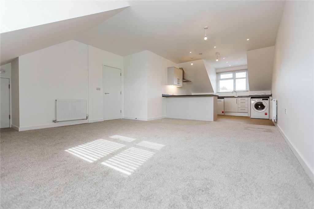 Property photo 2 of 9 Picture No. 14