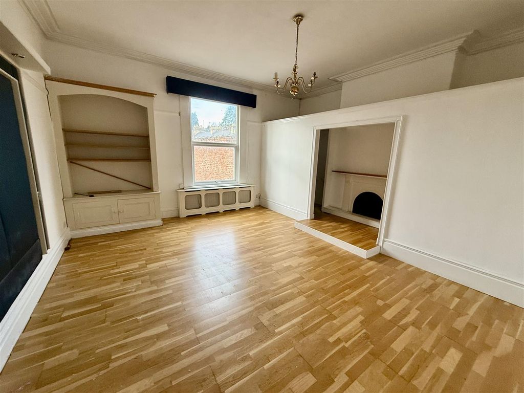 Property photo 3 of 9 Bedroom One