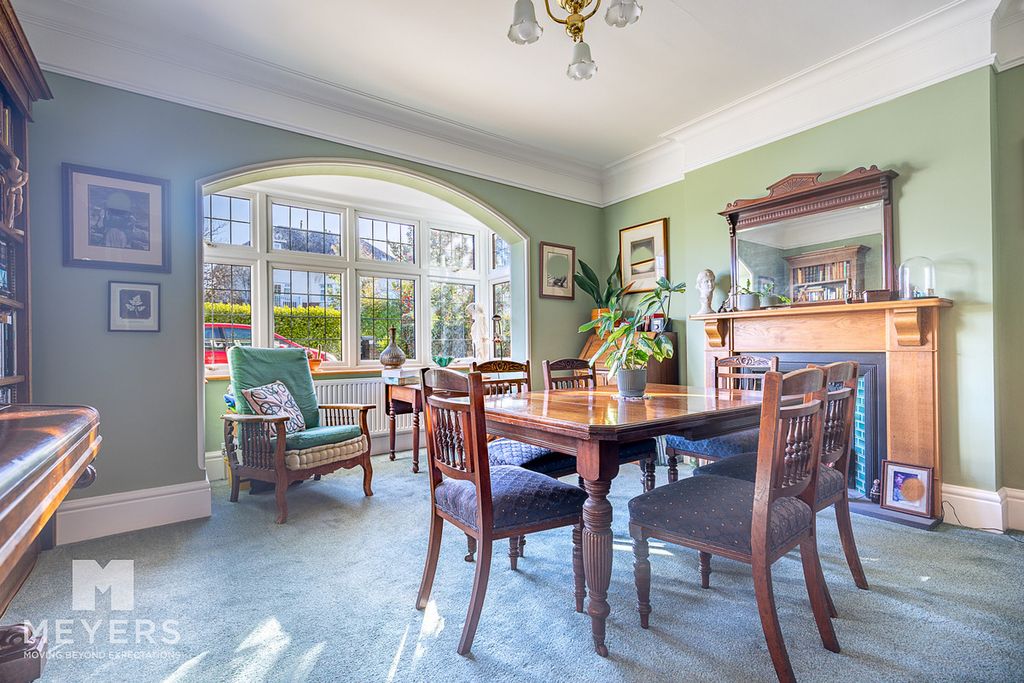 Property photo 2 of 21