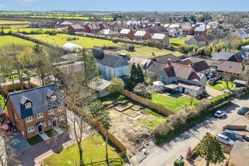 Property photo 1 of 6