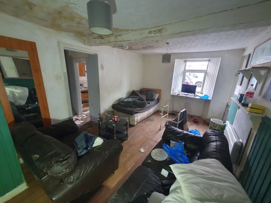 Property photo 3 of 12 3