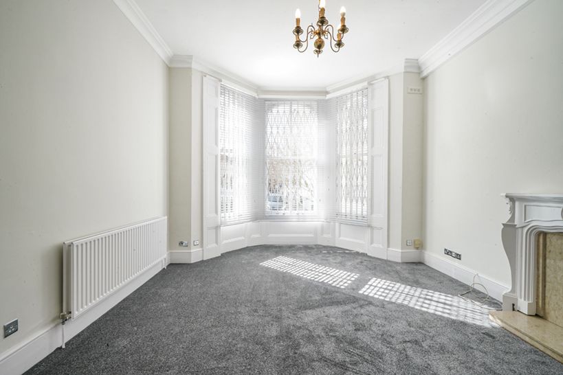 Property photo 2 of 11 15 Campden Hill Gardens - 5Jumpdqzeyzequolgtyw