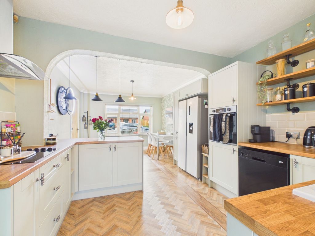 Property photo 1 of 17 5069091