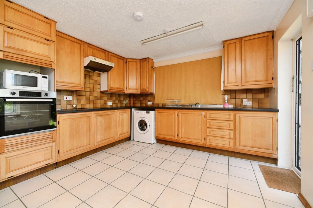 Additional image 9 of 3 bed detached bungalow for saleSeaview Road, Peacehaven BN10