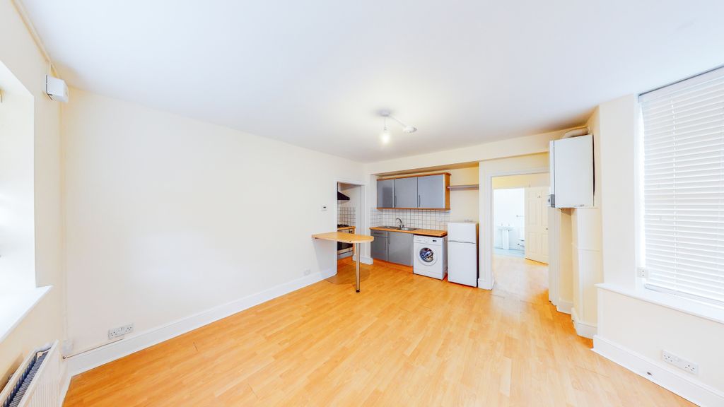 Property photo 3 of 17 167-High-Street-10152020_073846