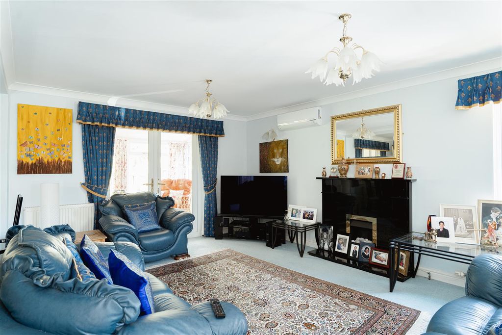 Property photo 2 of 23 v2 9.Jpg