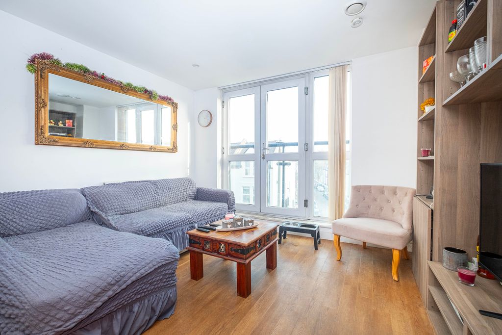 Property photo 1 of 9