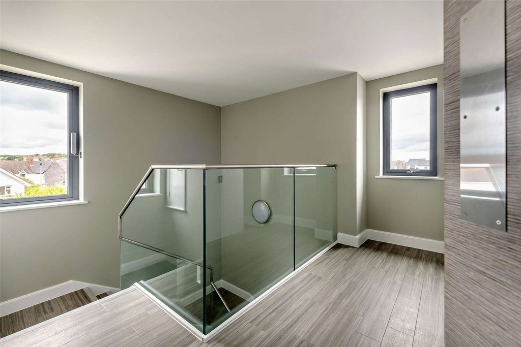 Additional image 8 of 2 bed flat for saleBattery Road, Tenby, Pembrokeshire SA70
