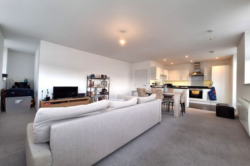 Property photo 3 of 16 Living Space