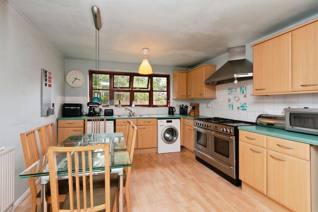 Property photo 2 of 17 Pbox-Img.Jpg