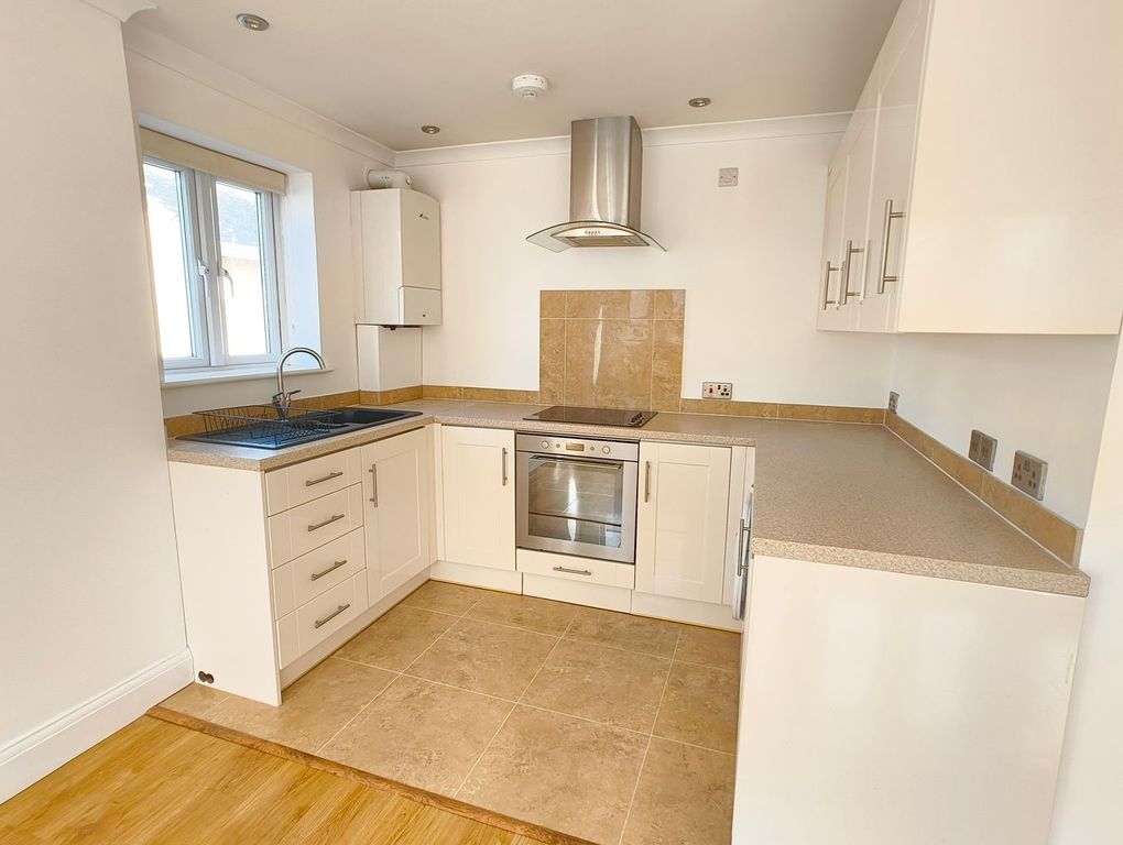 Property photo 3 of 5 Kitchen