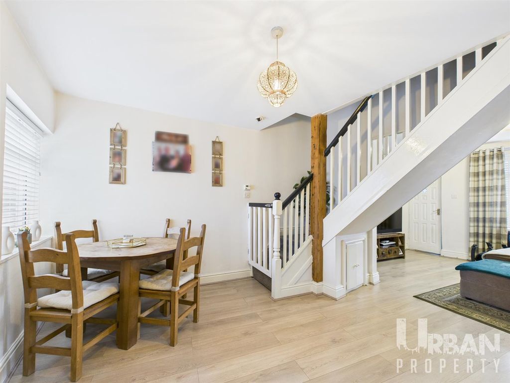 Property photo 3 of 11 Cam03038G0-Pr0221-Still004.Jpg